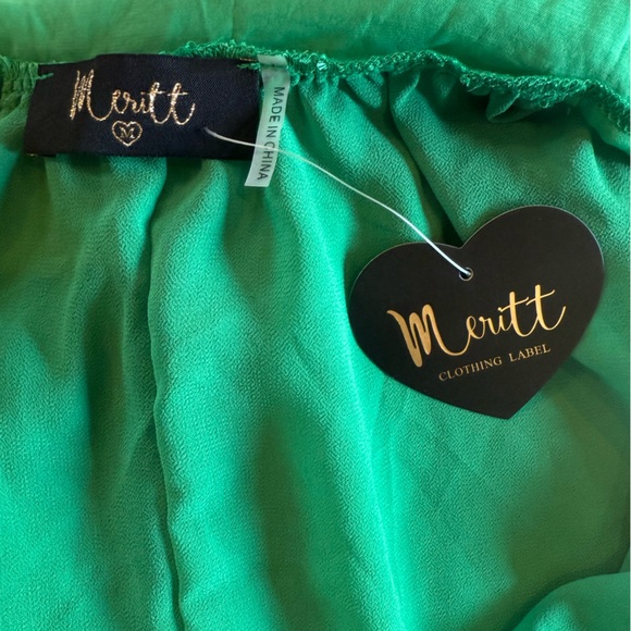 Elegant Green Halter Dress - Picture 2 of 7